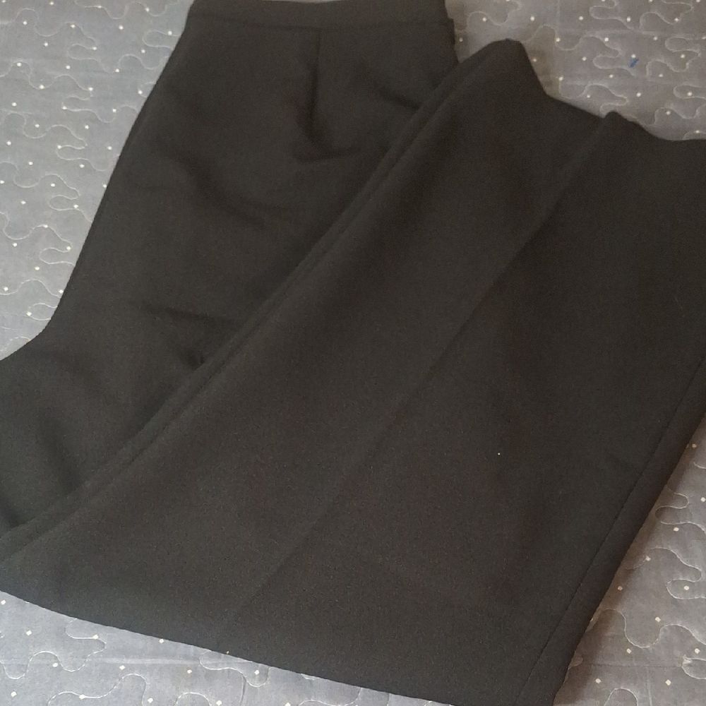 Le Suit Classic Black Pants size 16
